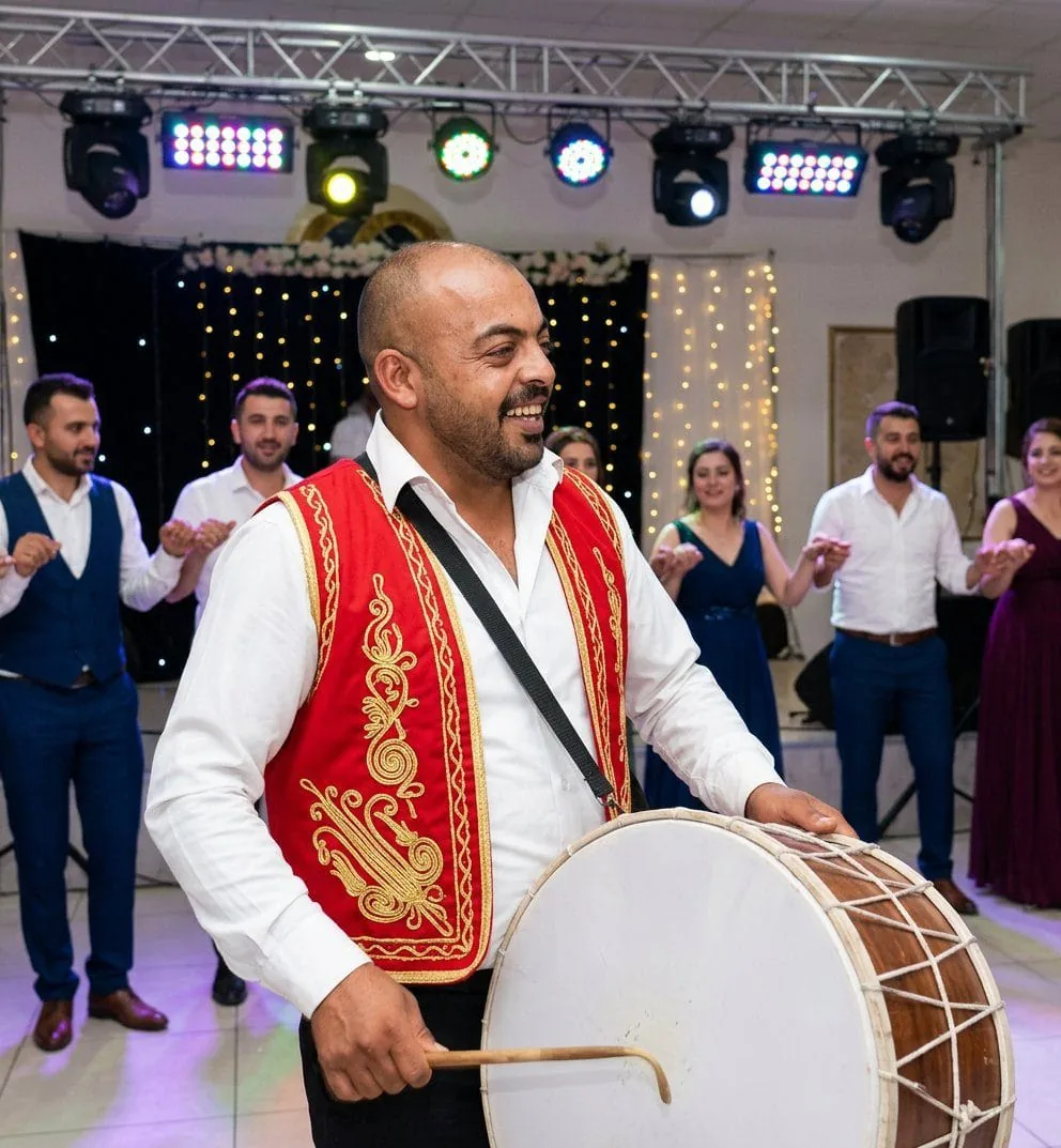 Kına basması ve tefli kına gösterisi